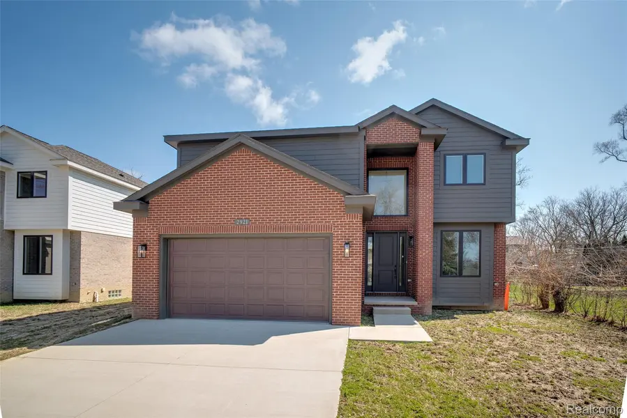 2921 Walsh DR, Rochester Hills, MI 48309