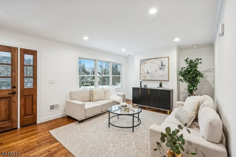 161 Myrtle Ave, Millburn Twp., NJ 07041