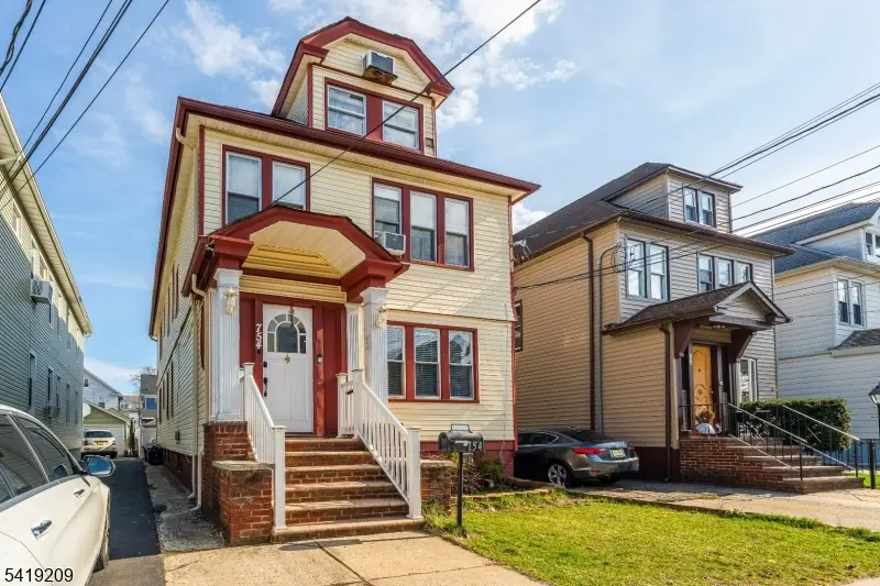 752-754 Eaton St, Elizabeth City, NJ 07202