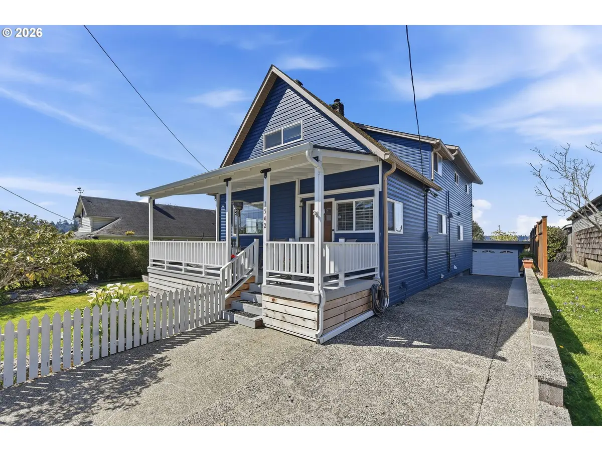 1542 MEADE ST, North Bend, OR 97459