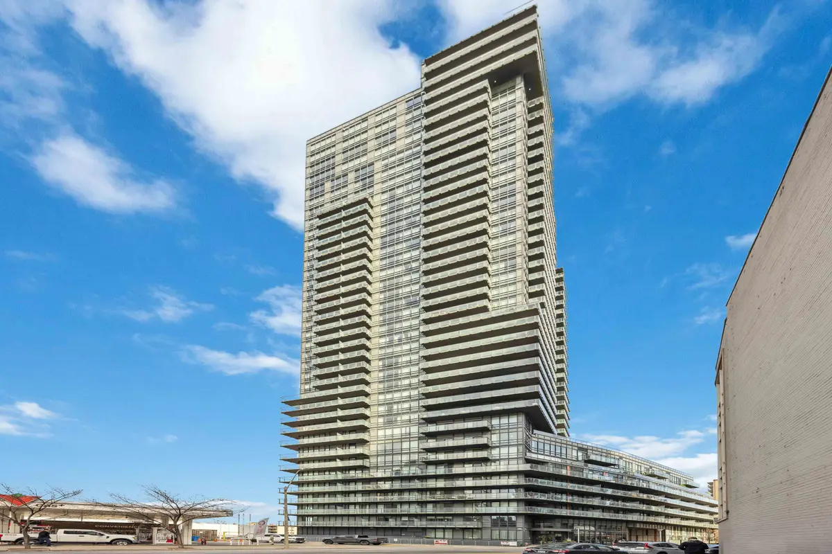 825 Church ST #1707, Toronto C09, ON M4W 3Z4