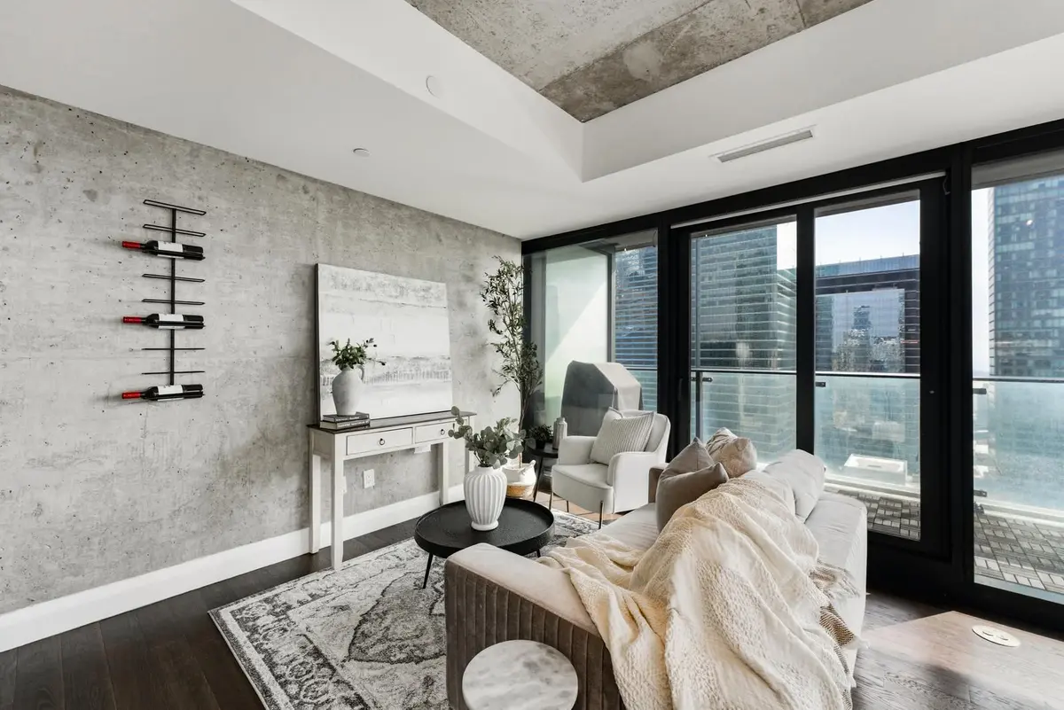 224 King ST W #2906, Toronto C01, ON M5H 0A6