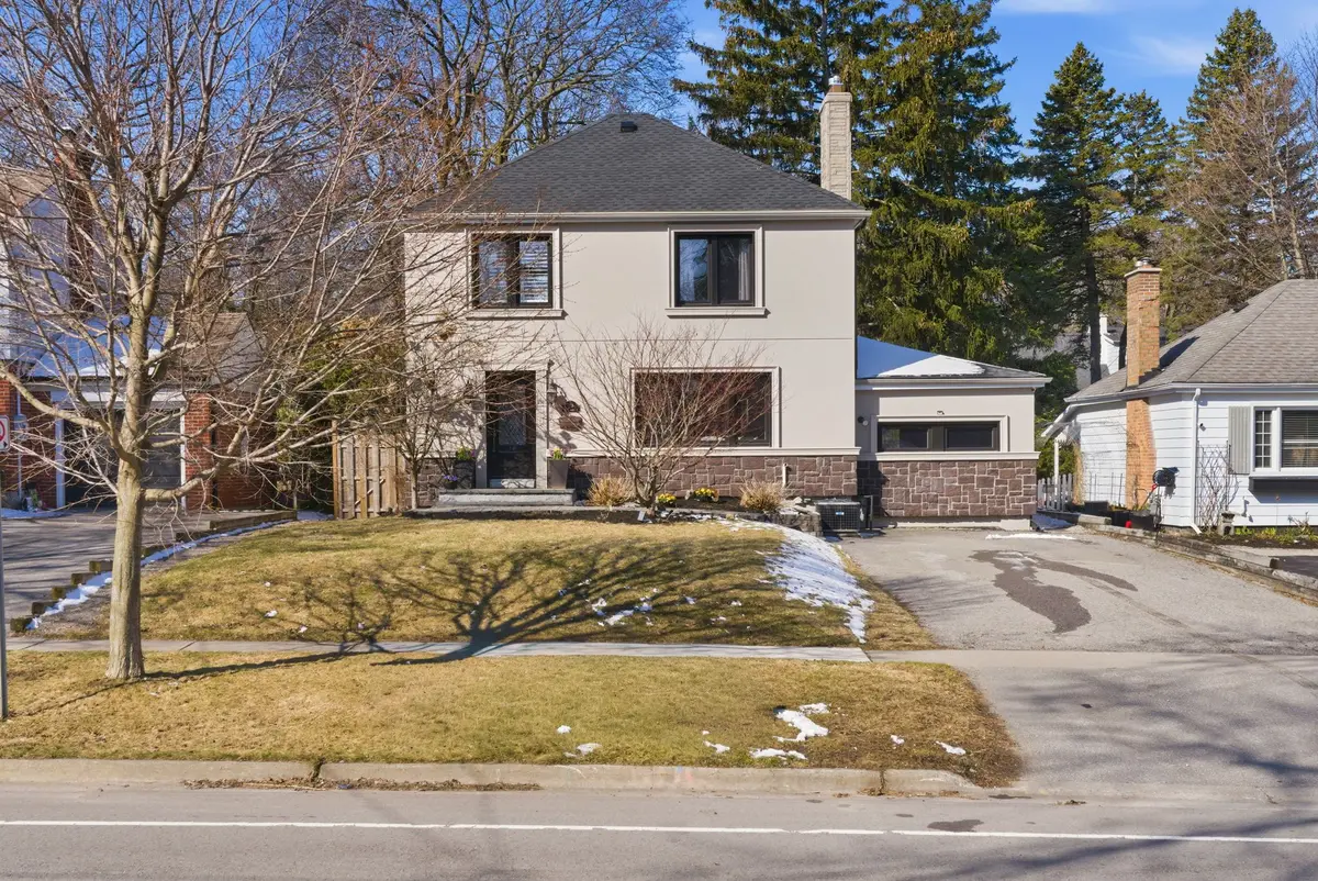 748 Mary ST N, Oshawa, ON L1G 5G3