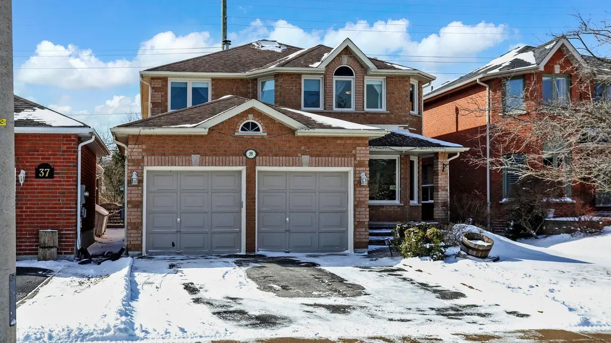 39 Etherington CRES, Barrie, ON L4N 7T2