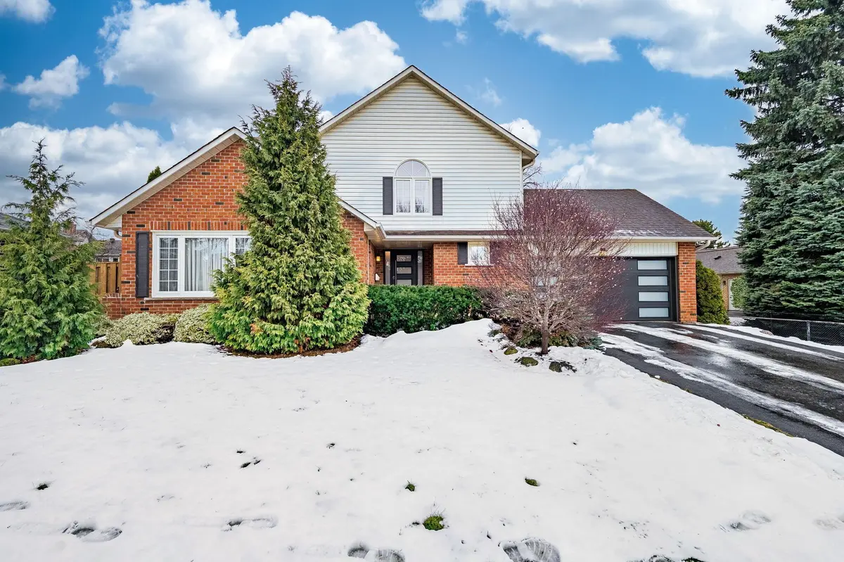 8 Wadsworth CIR, Brampton, ON L6Z 1W7