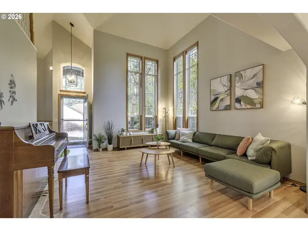 2764 NE LINDSEY DR, Hillsboro, OR 97124