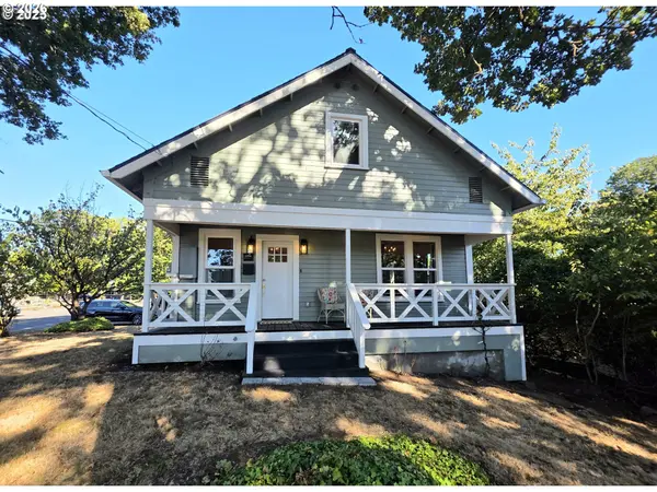 296 N 4TH ST, St Helens, OR 97051