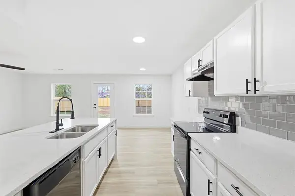 1207 Morrell Avenue, Dallas, TX 75203