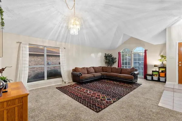 8729 Sabinas Trail, Fort Worth, TX 76118