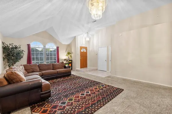 8729 Sabinas Trail, Fort Worth, TX 76118