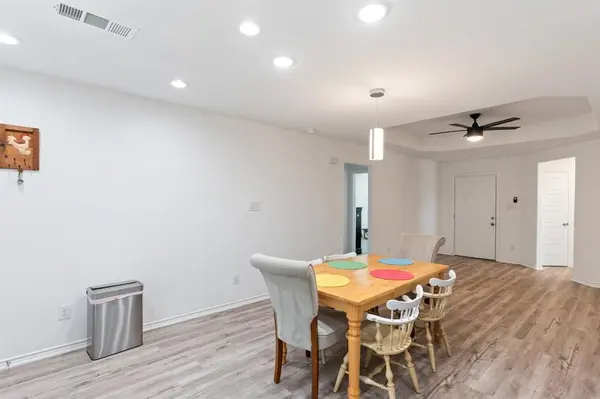 810 S MAIN Street, Kemp, TX 75143