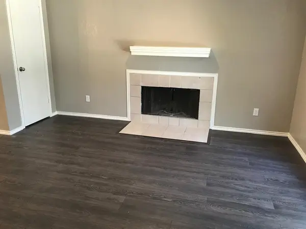 7326 Kingswood Circle, Fort Worth, TX 76133