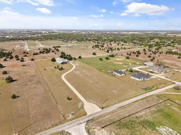 671 Robnett Road, Waxahachie, TX 75165