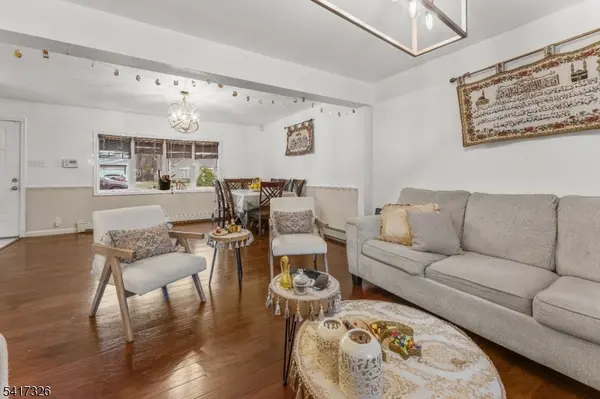 83 Village Rd, Pequannock Twp., NJ 07444