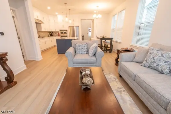 18 Flower Horn Blvd, Randolph Twp., NJ 07869