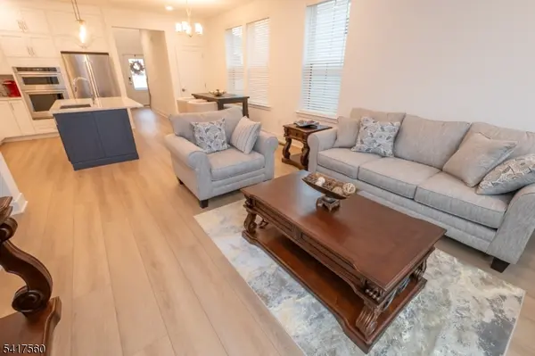 18 Flower Horn Blvd, Randolph Twp., NJ 07869