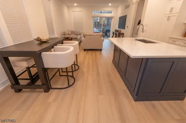 18 Flower Horn Blvd, Randolph Twp., NJ 07869