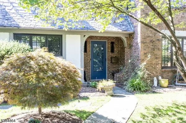 2 Harding Ter, Morristown Town, NJ 07960