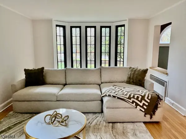 2 Harding Ter, Morristown Town, NJ 07960