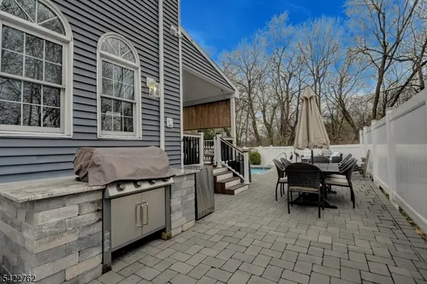 347 W Passaic Ave, Rutherford Boro, NJ 07070