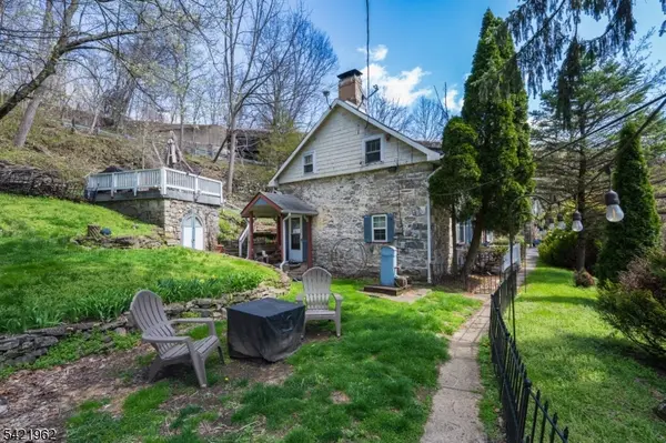 1053 S Main St, Phillipsburg Town, NJ 08865