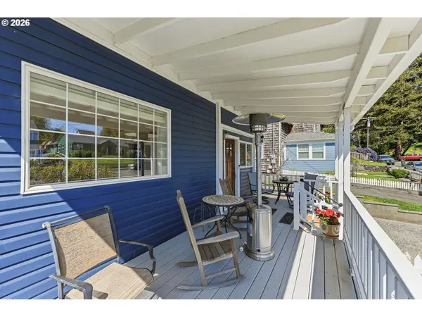 1542 MEADE ST, North Bend, OR 97459