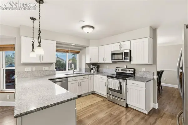 5429 Campglen DR, Colorado Springs, CO 80906