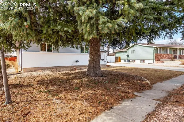 1418 Osgood RD, Colorado Springs, CO 80915