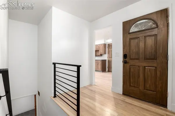 1418 Osgood RD, Colorado Springs, CO 80915