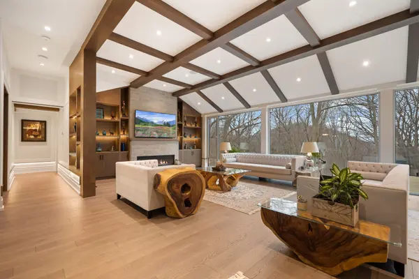 140 Sandringham DR, Toronto C07, ON M3H 1E3