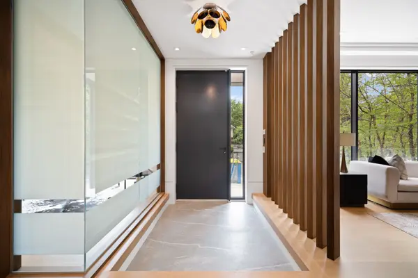 64 Glengowan RD, Toronto C04, ON M4N 1G4