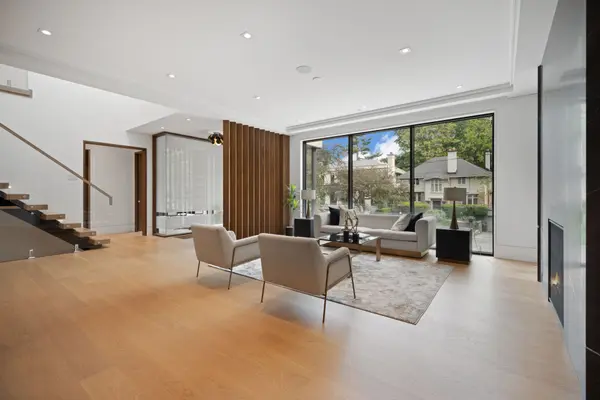 64 Glengowan RD, Toronto C04, ON M4N 1G4