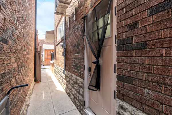 290 Westmount AVE #Lower, Toronto C03, ON M6E 3N1