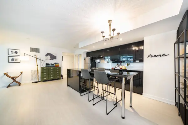 15 Singer CT #616, Toronto C15, ON M2K 0B4