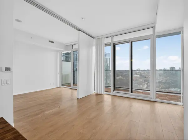 125 Peter ST #1704, Toronto C01, ON M5V 0M2