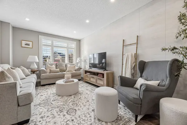 54 Streathern WAY, Clarington, ON L1C 3X1