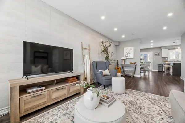 54 Streathern WAY, Clarington, ON L1C 3X1