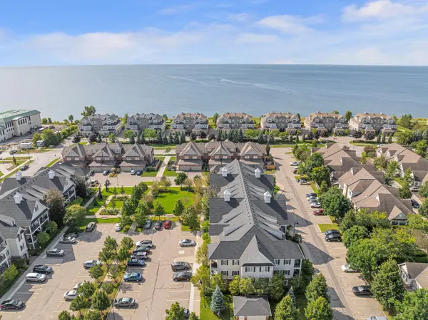 75 Shipway AVE #301, Clarington, ON L1B 0B8