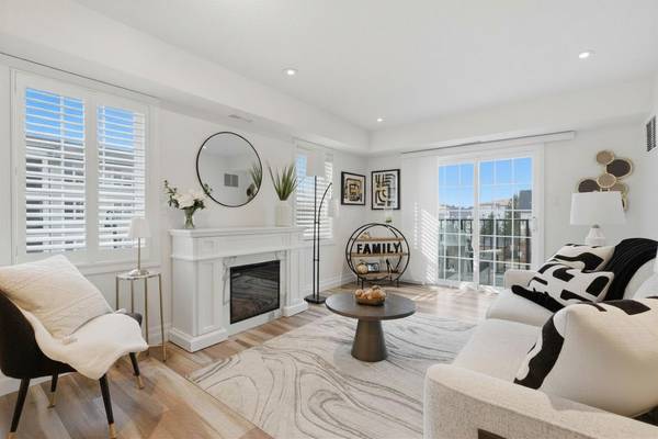 75 Shipway AVE #301, Clarington, ON L1B 0B8