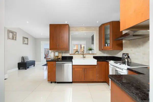 36 Brougham DR, Vaughan, ON L4L 3E1