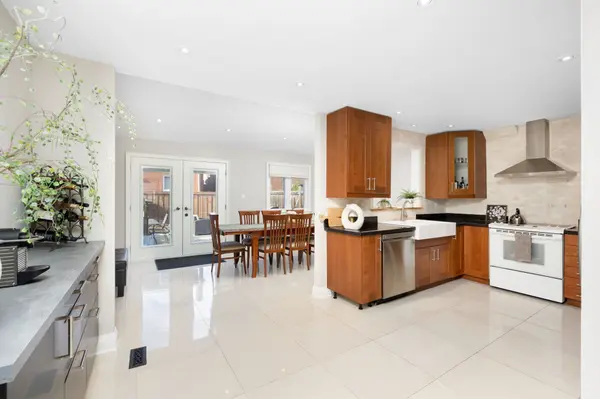 36 Brougham DR, Vaughan, ON L4L 3E1