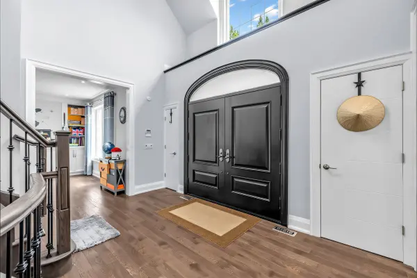 18 Walnut Glen PL, Markham, ON L6C 1A3