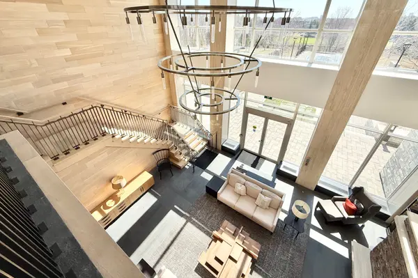 9 Stollery Pond CRES #208, Markham, ON L6C 1K4