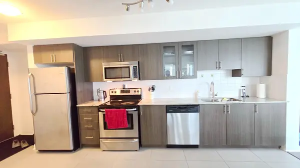 75 Norman Bethune AVE #208, Richmond Hill, ON L4B 0B6