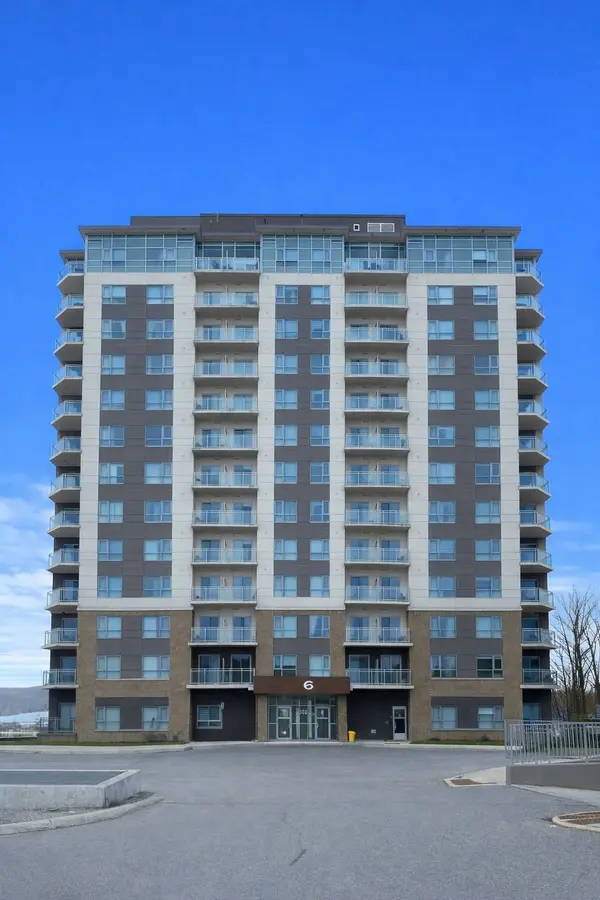 56 Lakeside TER #704, Barrie, ON L4M 7B9