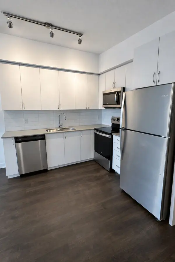 56 Lakeside TER #704, Barrie, ON L4M 7B9