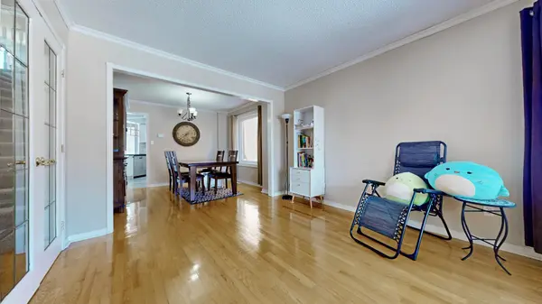 39 Etherington CRES, Barrie, ON L4N 7T2