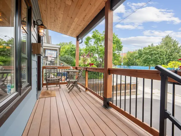 102 Twenty Third ST, Toronto W06, ON M8V 3N2