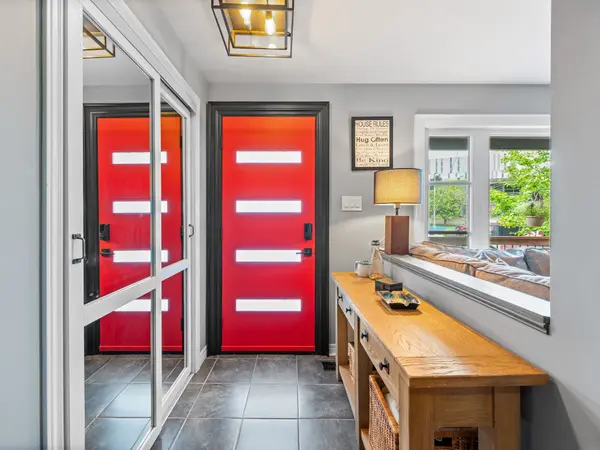 102 Twenty Third ST, Toronto W06, ON M8V 3N2