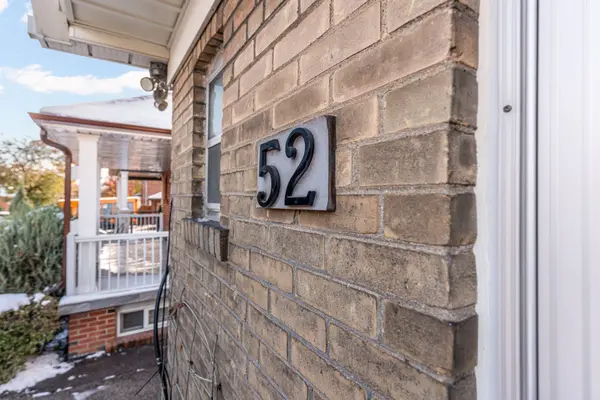 52 Richardson AVE, Toronto W04, ON M6M 3R9